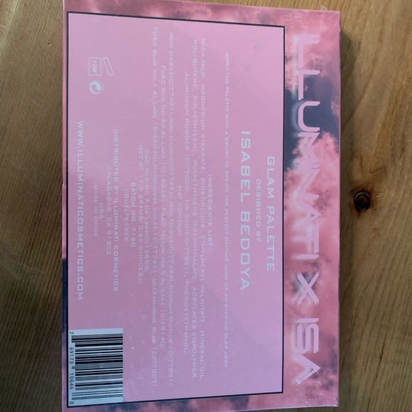 NWT Illuminati x ISA Eyeshadow Palette - Picture 6 of 6